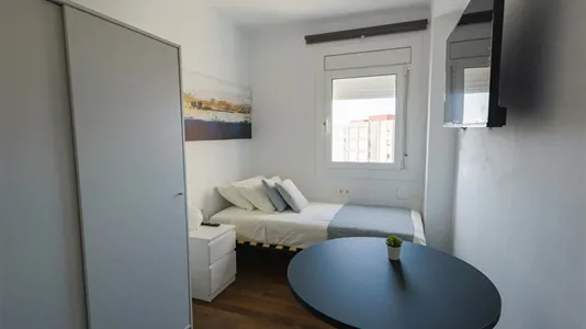 Rooms in Cornellà de Llobregat - photo 2