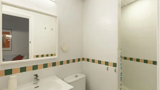 Rooms in Barcelona Eixample - photo 9