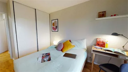 Room for rent in Boulogne-Billancourt, Île-de-France