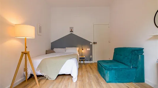 Rooms in Barcelona Ciutat Vella - photo 4