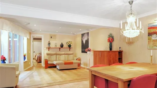 Houses in Täby - photo 8