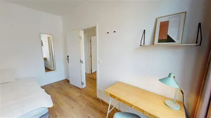 Room for rent in Boulogne-Billancourt, Île-de-France