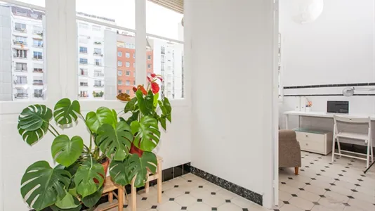 Rooms in Barcelona Eixample - photo 8