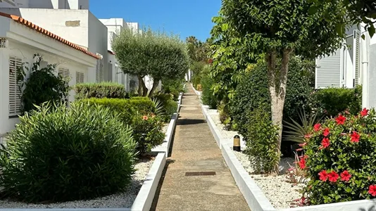 Houses in Chiclana de la Frontera - photo 2