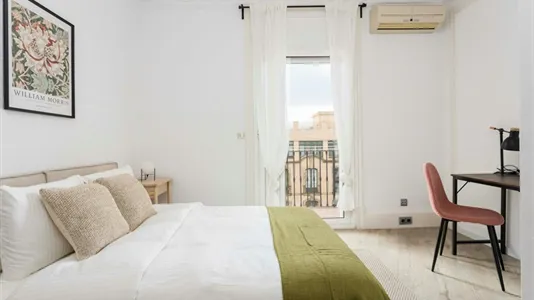 Rooms in Barcelona Ciutat Vella - photo 1