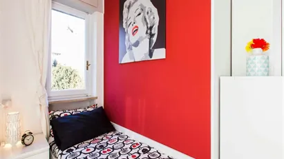 Room for rent in Milano Zona 6 - Barona, Lorenteggio, Milan