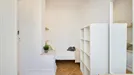 Room for rent, Lisbon (region), &lt;span class=&quot;blurred street&quot; onclick=&quot;ProcessAdRequest(13797961)&quot;&gt;&lt;span class=&quot;hint&quot;&gt;See streetname&lt;/span&gt;[xxxxxxxxxxxxx]&lt;/span&gt;