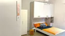 Room for rent, Bologna, Emilia-Romagna, Via Vermena