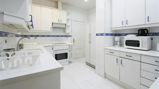 Rooms in Madrid Retiro - photo 5