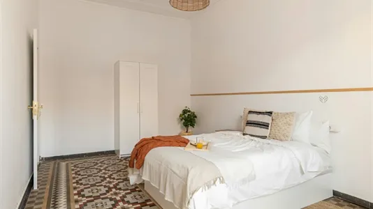Rooms in Barcelona Ciutat Vella - photo 4