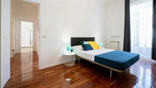 Rooms in Madrid Centro - photo 2