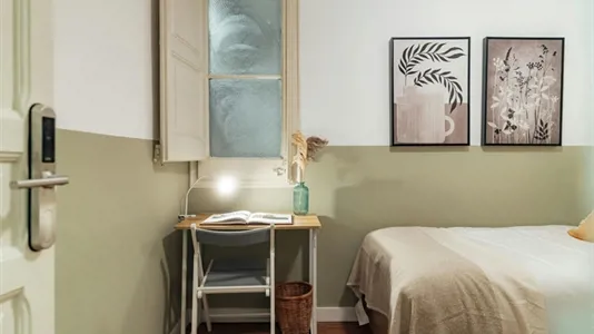 Rooms in Barcelona Eixample - photo 2