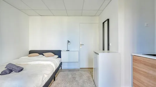 Apartments in Bobigny - photo 2