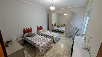 Room for rent in Milano Zona 8 - Fiera, Gallaratese, Quarto Oggiaro, Milan
