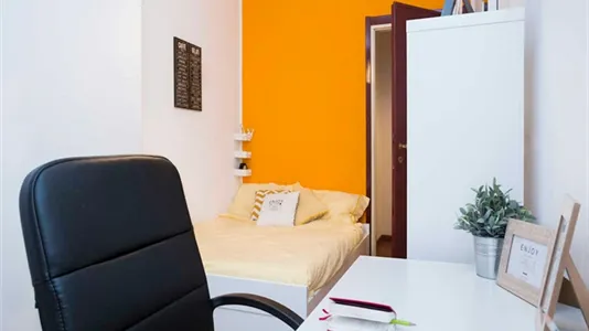 Rooms in Milano Zona 8 - Fiera, Gallaratese, Quarto Oggiaro - photo 4