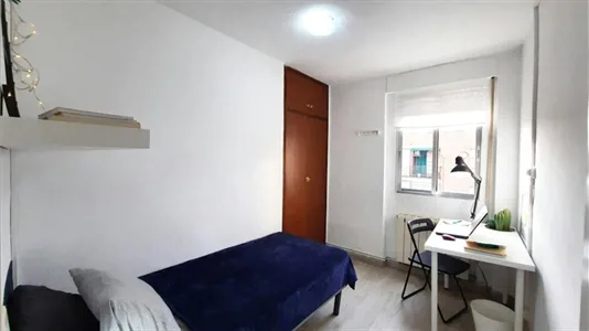 Rooms in Madrid Usera - photo 1