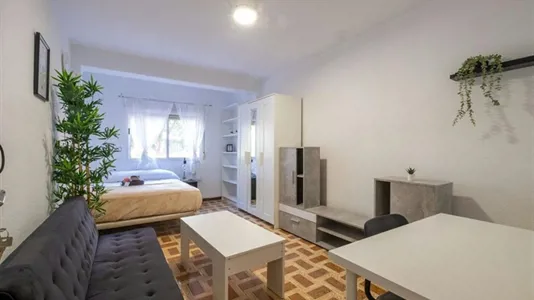 Rooms in Alcalá de Henares - photo 3