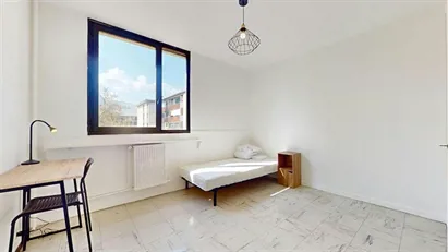 Room for rent in Grenoble, Auvergne-Rhône-Alpes