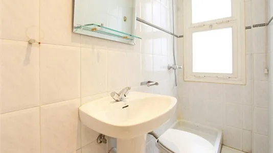 Rooms in Madrid Retiro - photo 8