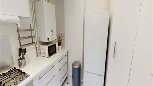 Rooms in Paris 8ème arrondissement - photo 8