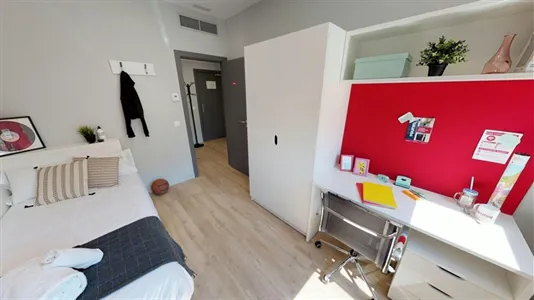 Rooms in Madrid Moncloa-Aravaca - photo 1