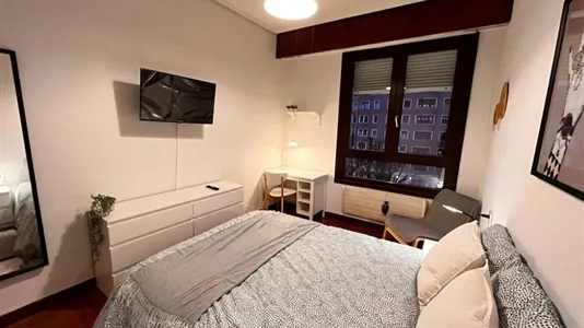 Rooms in Bilbao - photo 3