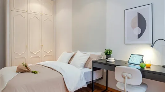 Rooms in Barcelona Ciutat Vella - photo 2