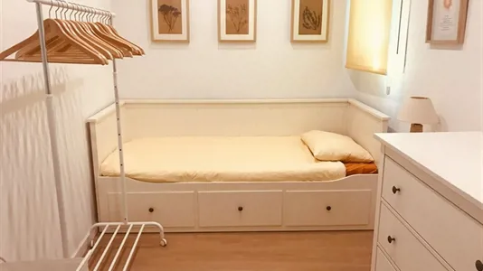 Rooms in Badalona - photo 1