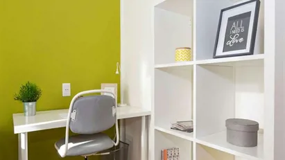 Room for rent in Buccinasco, Lombardia