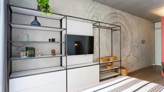 Apartments in Barcelona Eixample - photo 4