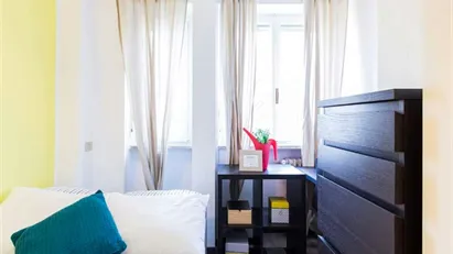 Room for rent in Milano Zona 6 - Barona, Lorenteggio, Milan