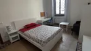 Room for rent, Florence, Toscana, &lt;span class=&quot;blurred street&quot; onclick=&quot;ProcessAdRequest(7797199)&quot;&gt;&lt;span class=&quot;hint&quot;&gt;See streetname&lt;/span&gt;[xxxxxxxxxxxxx]&lt;/span&gt;