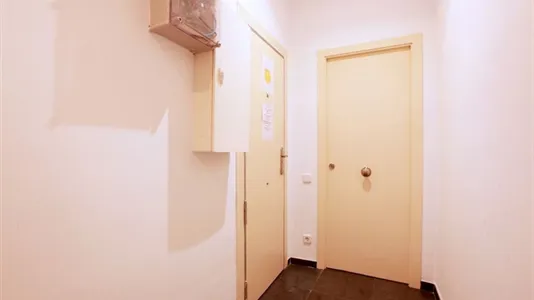 Rooms in Barcelona Ciutat Vella - photo 8