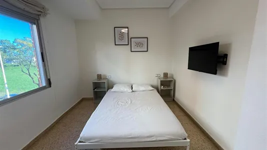 Rooms in Moncada - photo 4