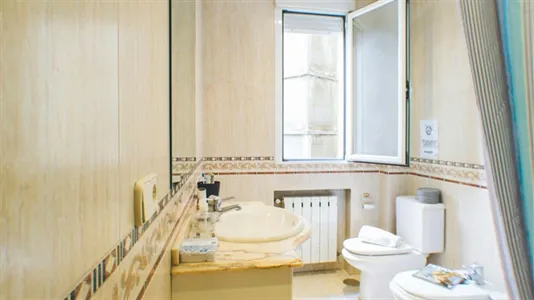 Rooms in Madrid Centro - photo 7