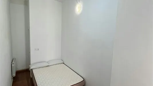 Rooms in Barcelona Eixample - photo 2