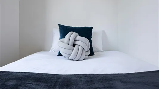 Rooms in Madrid Chamberí - photo 1