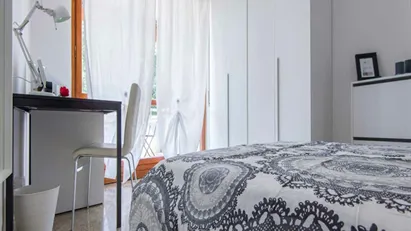 Room for rent in Milano Zona 6 - Barona, Lorenteggio, Milan