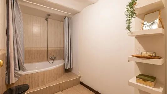 Rooms in Barcelona Ciutat Vella - photo 10