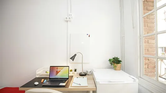 Rooms in Badalona - photo 4