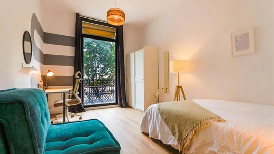 Rooms in Barcelona Ciutat Vella - photo 2