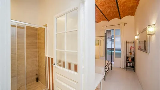 Rooms in Barcelona Ciutat Vella - photo 2
