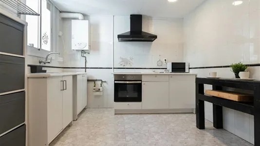 Rooms in Barcelona Ciutat Vella - photo 7