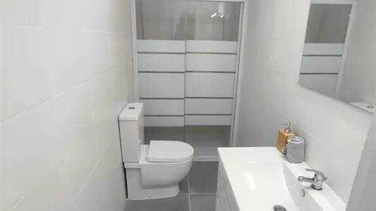 Rooms in El Prat de Llobregat - photo 4