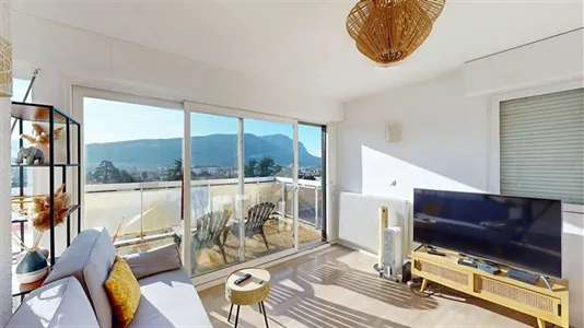 Rooms in Saint-Julien-en-Genevois - photo 7