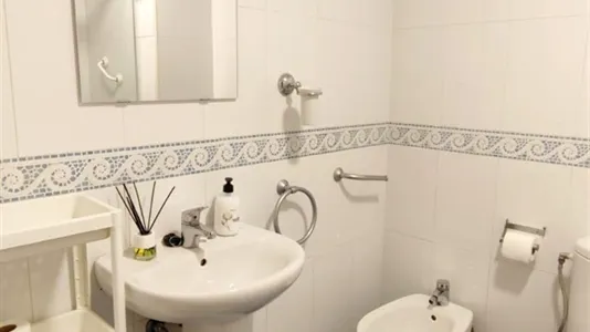 Rooms in Almería - photo 5