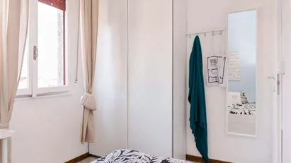 Room for rent in Milano Zona 6 - Barona, Lorenteggio, Milan