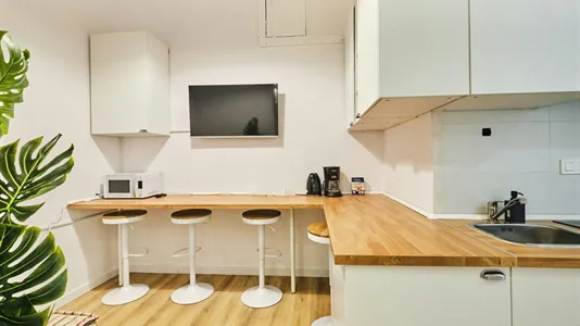 Rooms in Barcelona Ciutat Vella - photo 6