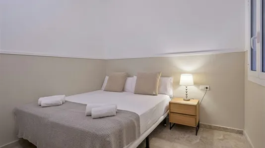 Rooms in Barcelona Ciutat Vella - photo 6