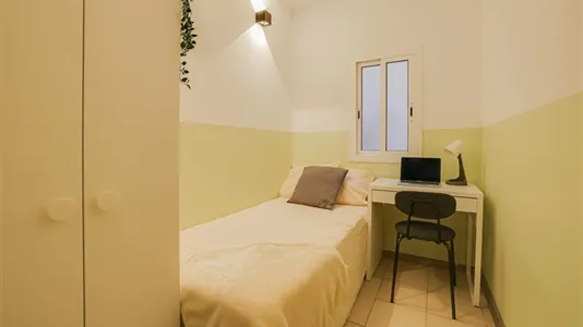 Rooms in Barcelona Eixample - photo 1